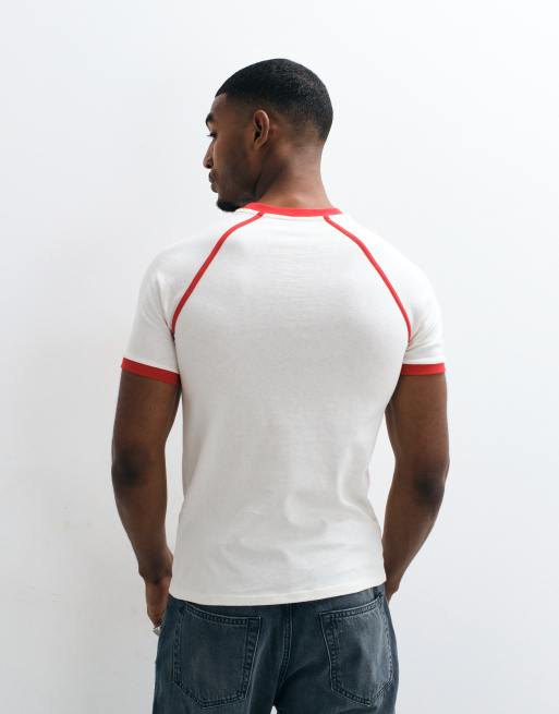 ASOS DESIGN - camiseta ringer de corte slim con manga raglán en crema y rojo, 5 de 5