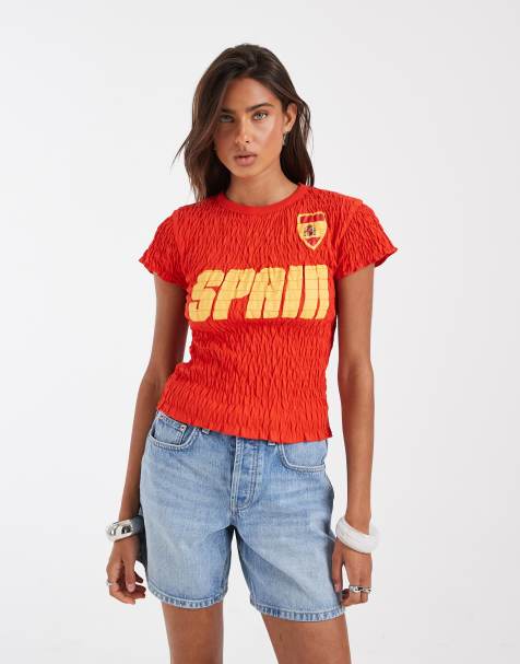 ASOS DESIGN - Camiseta roja fruncida con diseño encogido y estampado gráfico de fútbol de España - view 1