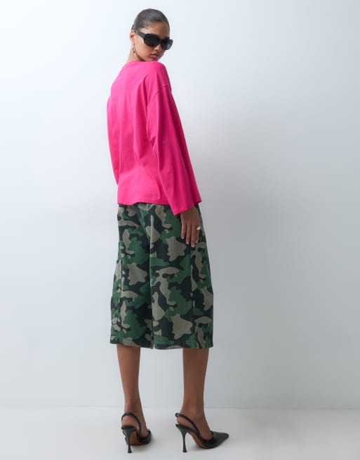 ASOS DESIGN camiseta skater extragrande de manga larga en rosa intenso, 3 de 4