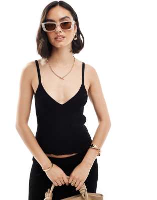 ASOS DESIGN - Camisole aus Strick in Schwarz mit V-Ausschnitt