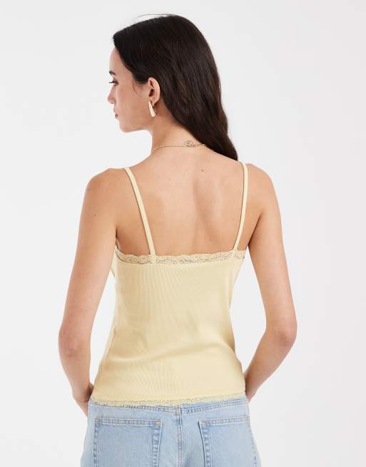 ASOS DESIGN – Camisole in Buttermilchgelb mit farblich abgesetztem Spitzendetail und V-Ausschnitt, 4 von 4