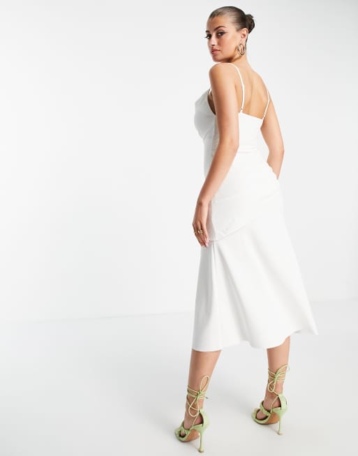 ASOS DESIGN – Camisole-Maxikleid aus Leinenmix mit Rüschen, asymmetrischem Design und Wasserfallausschnitt in Elfenbeinweiß, 2 von 4