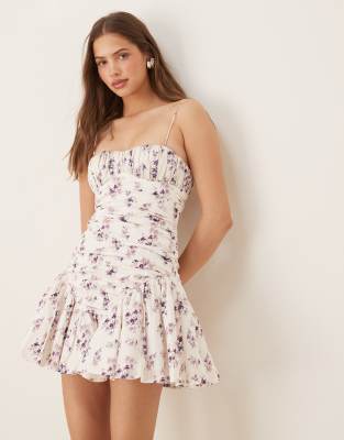 ASOS DESIGN - Camisole-Minikleid in Elfenbein mit Blümchenmuster, geraffter Brustpartie und weitem Rock-Bunt