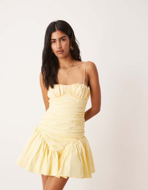 ASOS DESIGN – Camisole-Minikleid in Zitronengelb mit geraffter Brustpartie und weitem Rock, 3 von 4