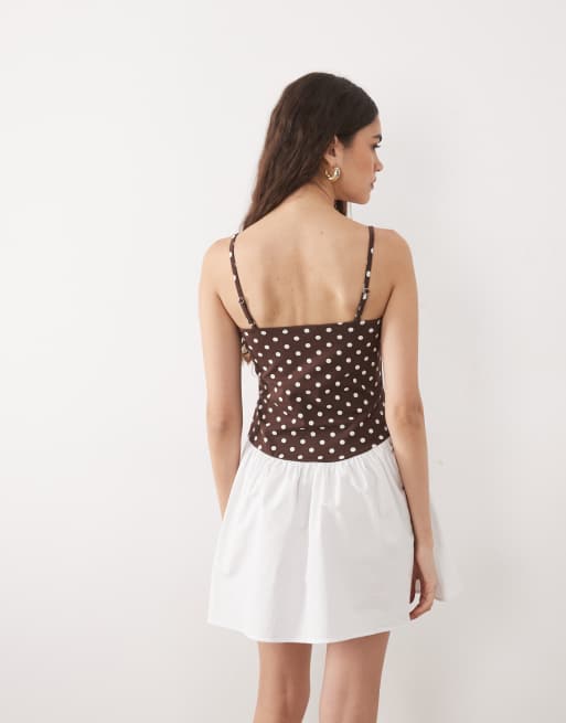 ASOS DESIGN – Camisole-Minikleid mit eckigem Ausschnitt, tiefer Taille, Polka Dots und schwingendem Rock, 2 von 4
