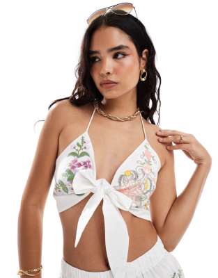 ASOS DESIGN - Camisole-Oberteil in Weiß mit Blumenstickerei und Bindedetail vorne, Kombiteil