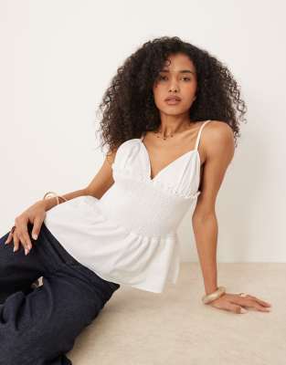 ASOS DESIGN - Camisole-Oberteil in Weiß mit gesmokter Taille