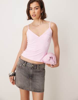 ASOS DESIGN - Camisole-Top aus Polyamid in Pastellrosa mit Körbchen