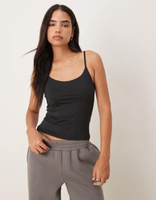 ASOS DESIGN - Camisole-Trägertop aus breatheMAX-Polyamid in Schwarz