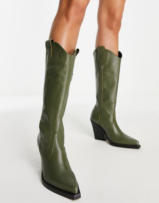 ASOS DESIGN – Camouflage – Olivgröna, knähöga boots i cowboystil av premiumläder