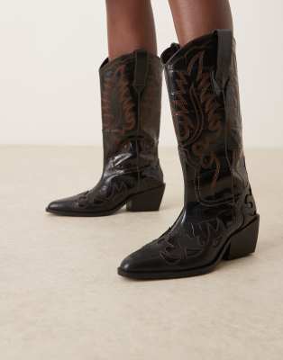ASOS DESIGN - Camryn - Kniehohe Westernstiefel aus Leder in Kroko-Schwarz mit Nahtdetail