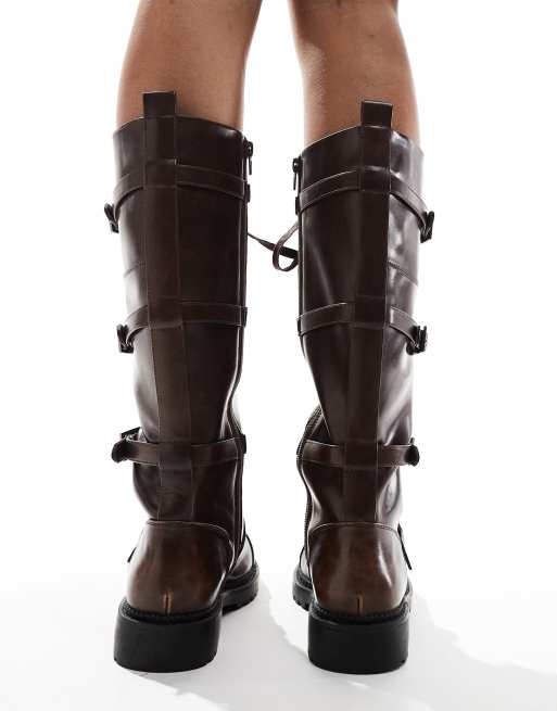 ASOS DESIGN – Canada – Bruna, knähöga boots med grov, platt sula och spänne, 4 av 4