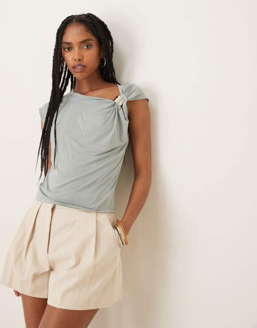 ASOS DESIGN - Canotta in modal kaki con dettaglio in metallo sulla spalla