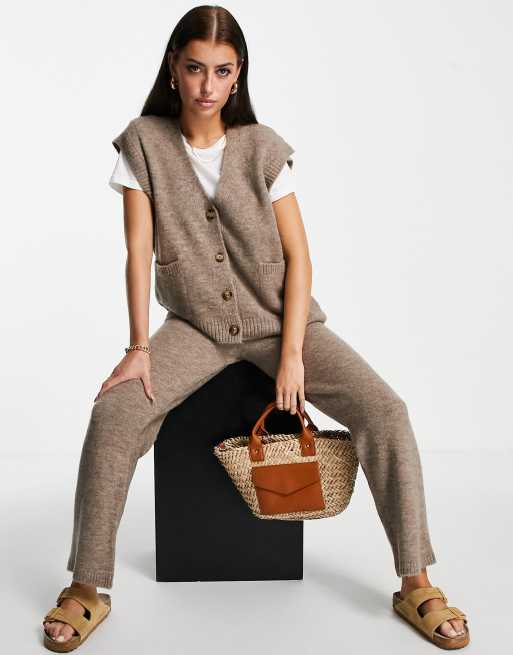 ASOS DESIGN - Canotta lavorata a maglia con bottoni, color tortora in coordinato