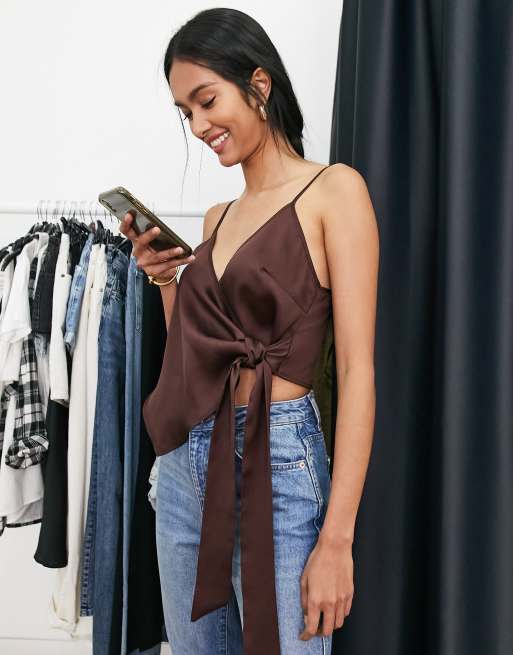 ASOS DESIGN - Canottiera drappeggiata asimmetrica con fondo a fazzoletto color cioccolato