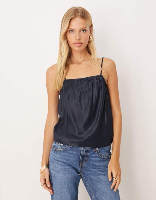 ASOS DESIGN - Canottiera in raso blu navy con dettaglio stile intimo