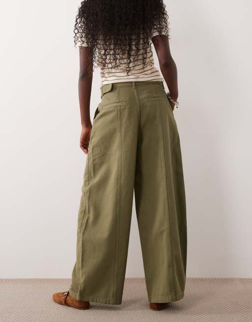ASOS DESIGN canvas jeans met wijde pijpen en riem in olijfgroen, 4 van 5