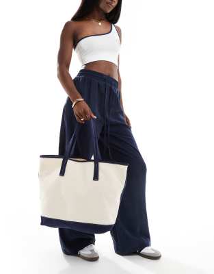 canvas tote bag with contrast detail in navy blue