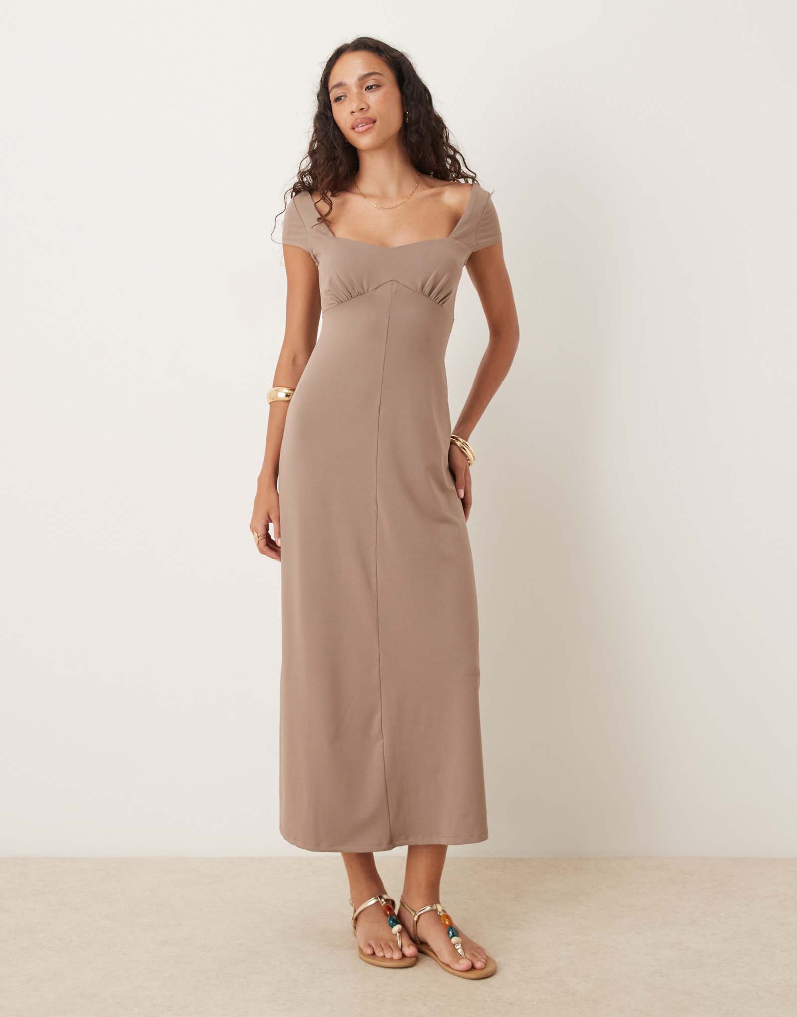 Дневное платье миди с коротким рукавом от ASOS DESIGN цвета мокко