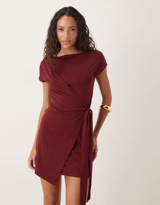 cap sleeve tie wrap front mini dress in burgundy-Brown