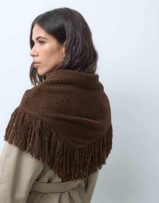 ASOS DESIGN capa triangular pequeña de punto fino en chocolate, 3 de 3