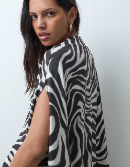 ASOS DESIGN Cape-Top mit Schulterpolstern im Zebra-Print, 3 von 5