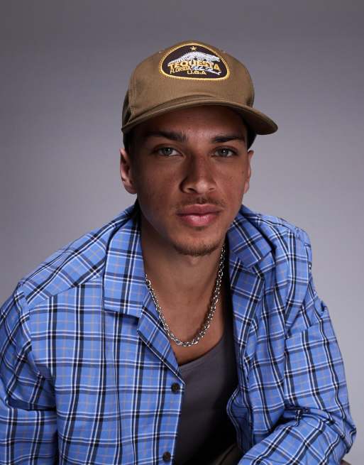 ASOS DESIGN - Cappellino color visone con scorpione ricamato