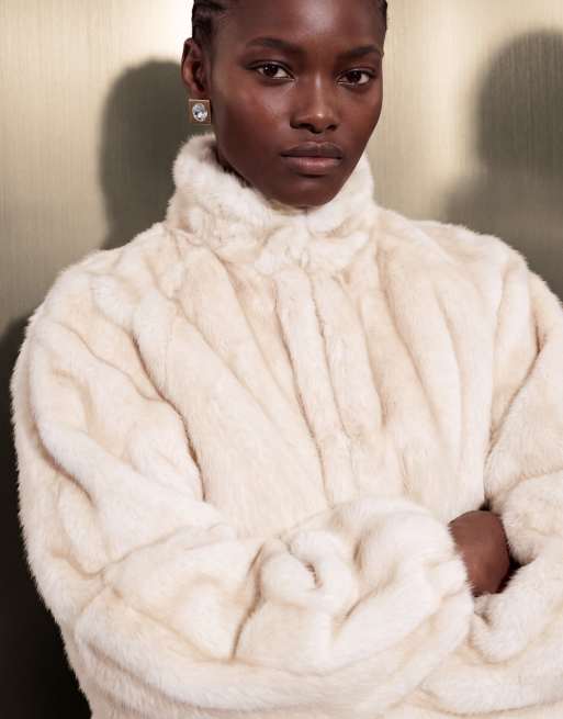 ASOS DESIGN cappotto bomber oversize anni '80 in pelliccia sintetica color crema, 1 di 4