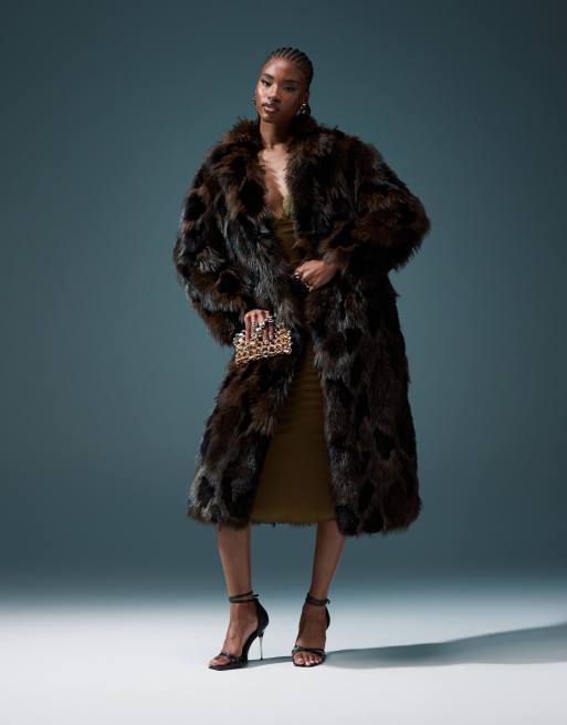 ASOS DESIGN - Cappotto in pelliccia sintetica taglio lungo marrone con motivo patchwork