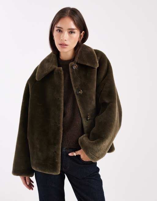 ASOS DESIGN - Cappotto taglio corto kaki in montone