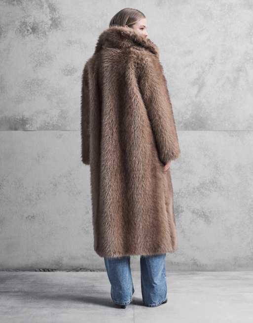 ASOS DESIGN - Cappotto taglio lungo in pelliccia sintetica marrone con profili, 4 di 4