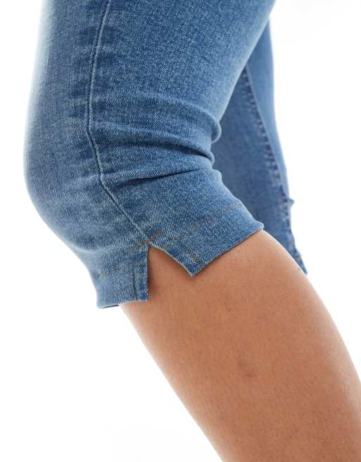 ASOS DESIGN capri jeans in mid blue, 5 of 5