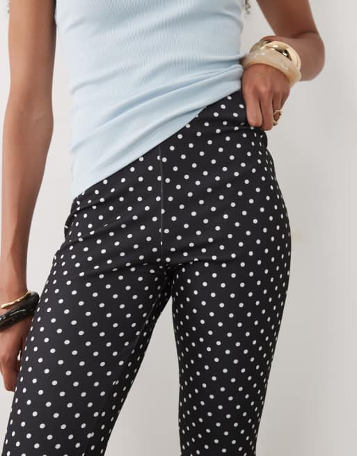 ASOS DESIGN capri leggings med monoprickigt tryck, 3 av 5