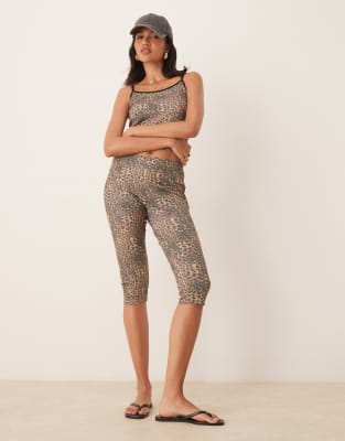 ASOS DESIGN - Capri-Leggings mit Leopardenmuster, Kombiteil-Braun