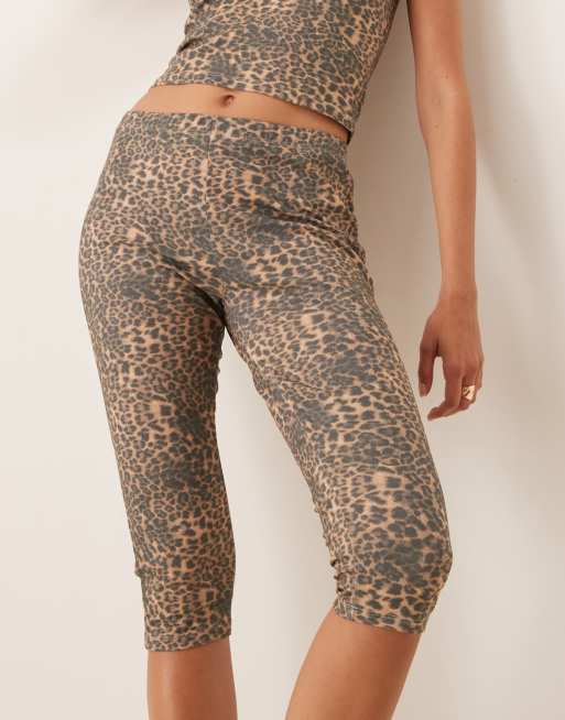 ASOS DESIGN – Capri-Leggings mit Leopardenmuster, Kombiteil, 4 von 5