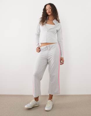 Asos Design Capri Length Sweatpants With Contrast Pink Stripe In Gray