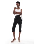 [ASOS DESIGN] ASOS DESIGN capri pants in black 18 Black