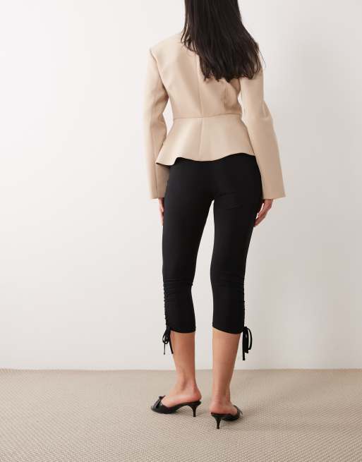 ASOS DESIGN - Capribroek van gladde stof met trekkoord in zwart, 5 van 5