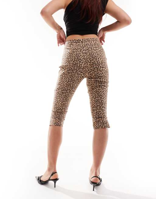 ASOS DESIGN – Caprihose aus Bengaline mit Leopardenmuster, 4 von 5