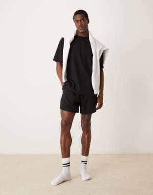 ASOS DESIGN - Capsule Collection - Ensemble confort avec t-shirt décontracté et short - Noir-Vert
