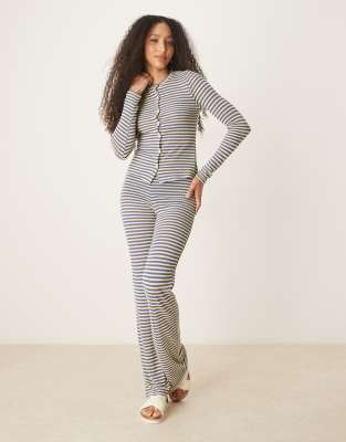 ASOS DESIGN - Cardigan in maglia e pantaloni a righe blu e gialle - view 1