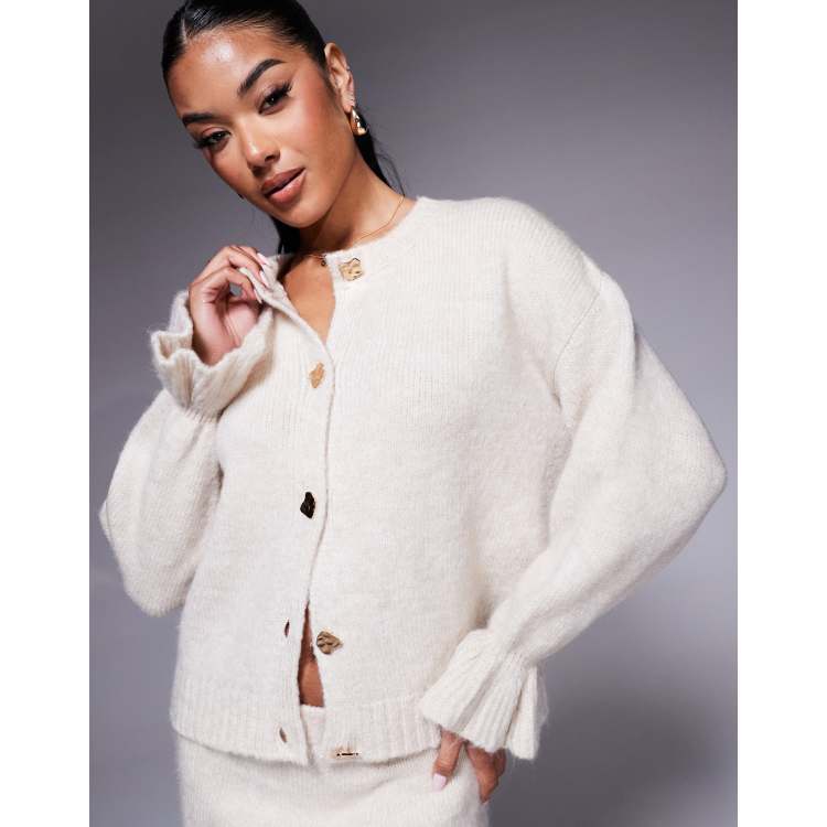 ASOS DESIGN Cardigan in maglia écru con bottoni oro in