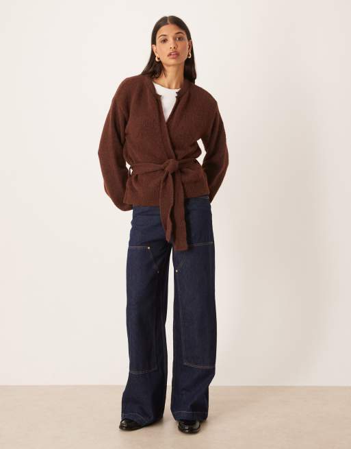 ASOS DESIGN - Cardigan oversize in maglia misto lana marrone allacciato in vita, 2 di 4