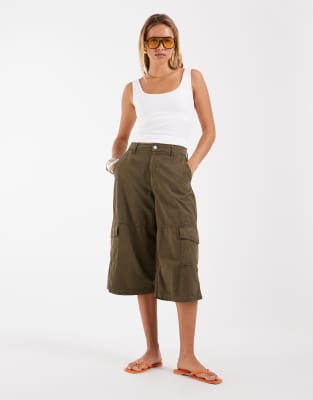 ASOS DESIGN cargo bermuda in khaki