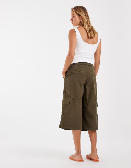 ASOS DESIGN cargo bermuda in khaki, 4 of 5