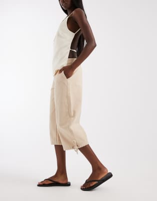 ASOS DESIGN cargo capris in sand