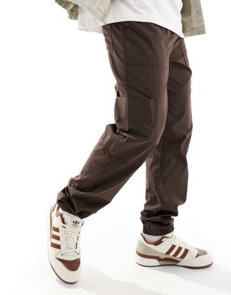 ASOS DESIGN – Cargo-Jogginghose in Braun mit elastischem Bund - view 1