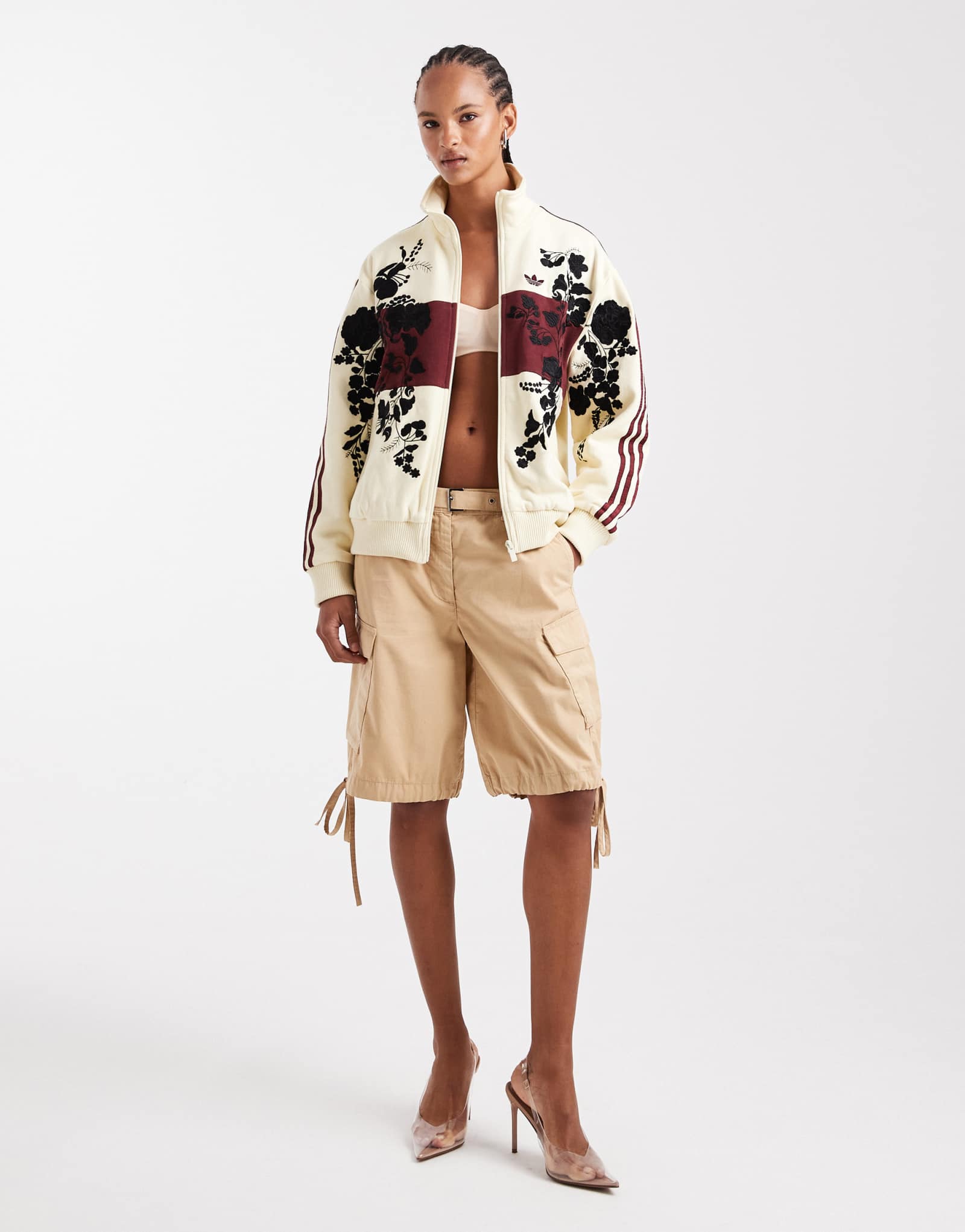 Ярусные шорты с карманами-карго от ASOS DESIGN из камня