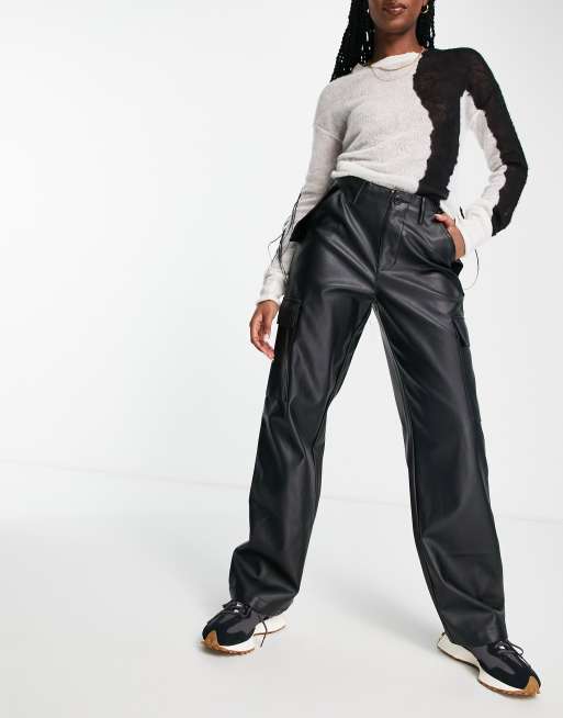 ASOS DESIGN – Cargohose aus Kunstleder in Schwarz