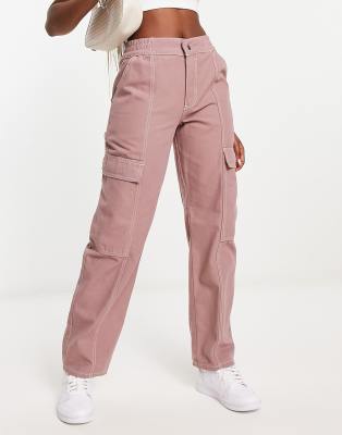 ASOS DESIGN - Cargohose in Nerzrosa mit kontrastierenden Ziernähten und Nahtdetails